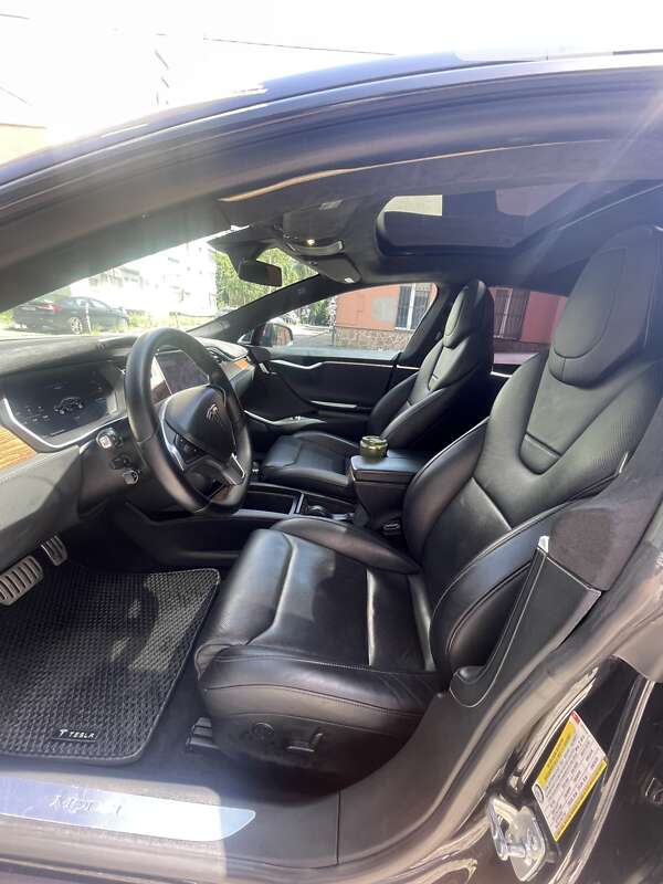 Ліфтбек Tesla Model S 2017 в Києві