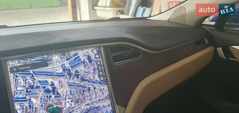 Лифтбек Tesla Model S 2017 в Киеве