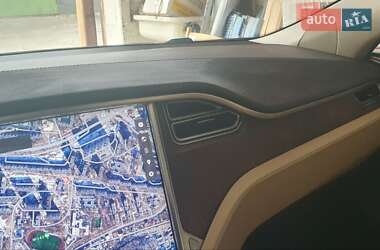Лифтбек Tesla Model S 2017 в 