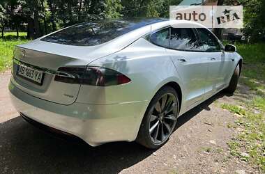 Ліфтбек Tesla Model S 2016 в Вінниці