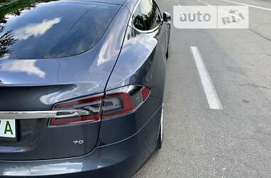 Ліфтбек Tesla Model S 2016 в Києві