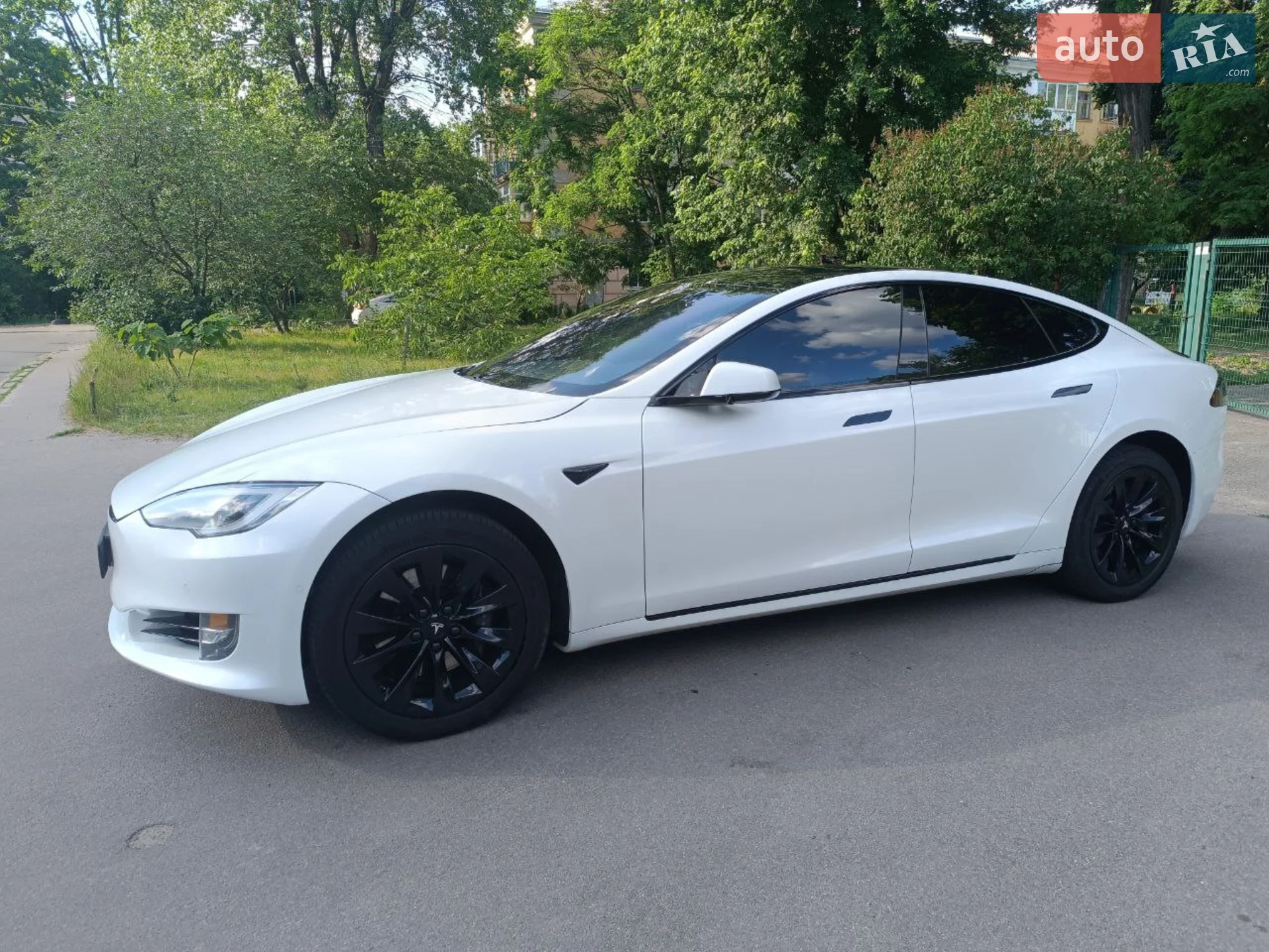 2019 Tesla Model S - фото 1