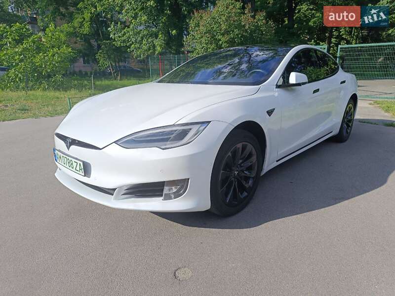 Ліфтбек Tesla Model S 2019 в Києві