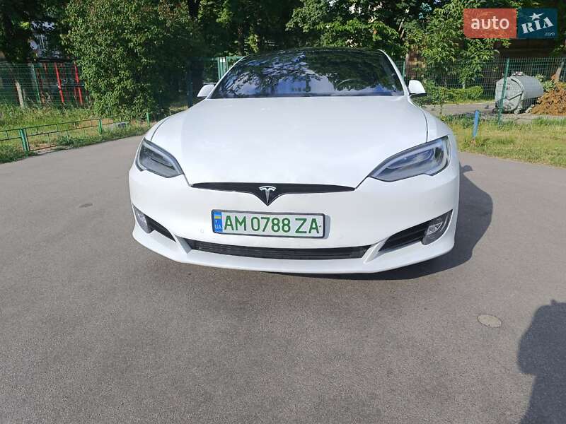 Ліфтбек Tesla Model S 2019 в Києві