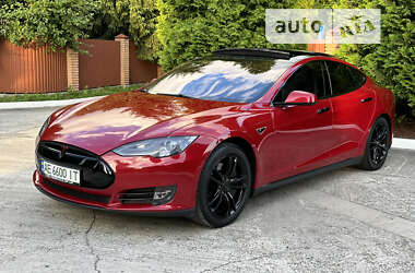 Tesla Model S 2014