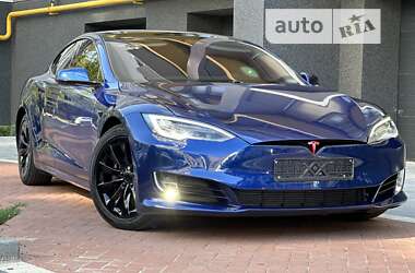 Ліфтбек Tesla Model S 2016 в Івано-Франківську