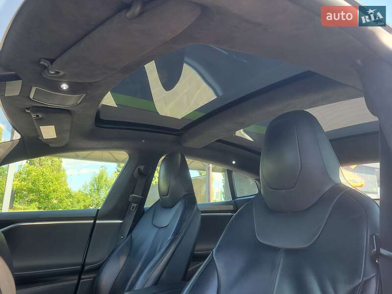 Лифтбек Tesla Model S 2014 в Киеве
