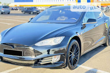 Tesla Model S 2014