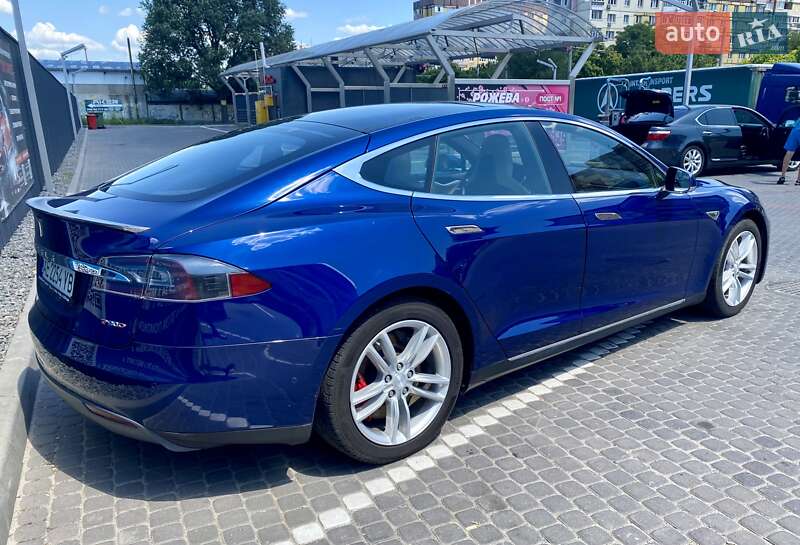 Лифтбек Tesla Model S 2015 в Днепре