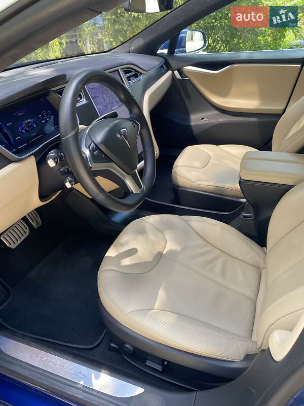 Лифтбек Tesla Model S 2015 в Днепре