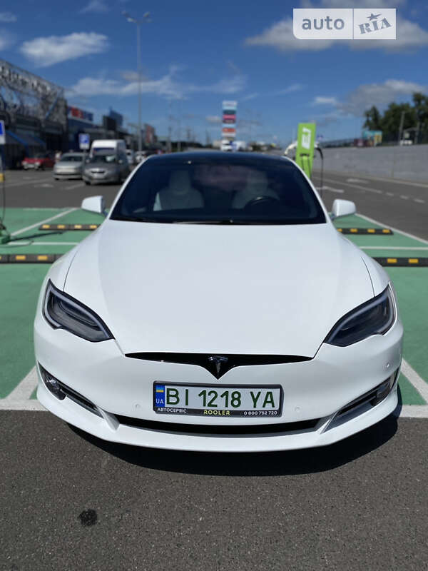 Лифтбек Tesla Model S 2018 в Полтаве