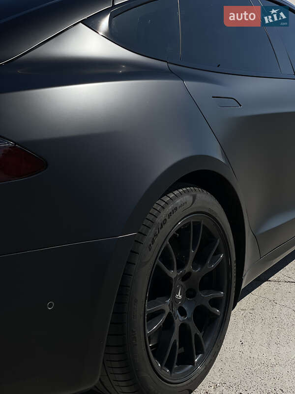 Ліфтбек Tesla Model S 2021 в Києві