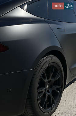 Лифтбек Tesla Model S 2021 в 