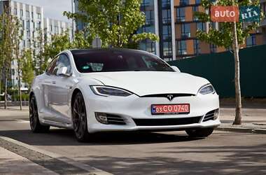 Tesla Model S 2020