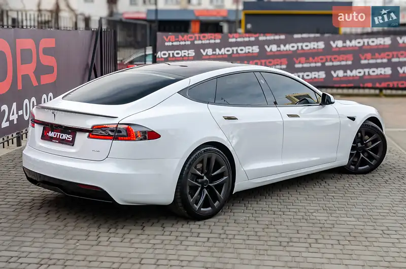 Лифтбек Tesla Model S 2021 в 