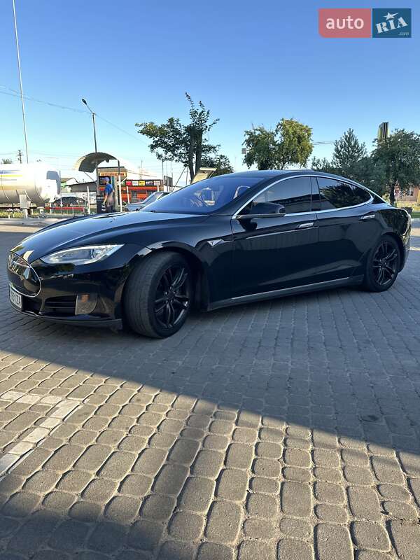Хэтчбек Tesla Model S 2016 в Шептицькому
