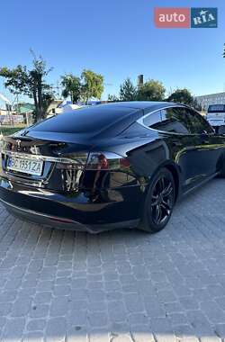 Хэтчбек Tesla Model S 2016 в 