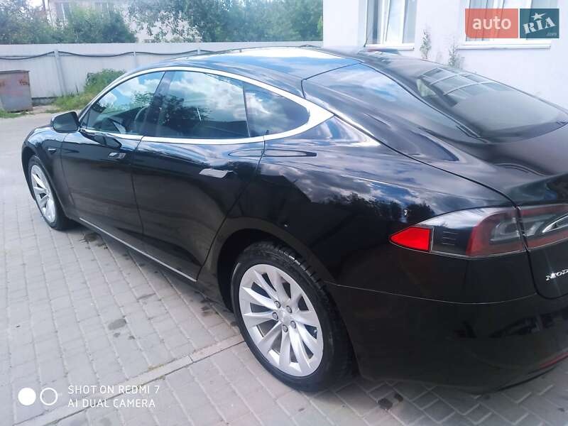 Лифтбек Tesla Model S 2018 в Киеве фото 6 Лифтбек Tesla Model S 2018 в Киеве