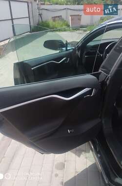 Лифтбек Tesla Model S 2018 в Киеве
