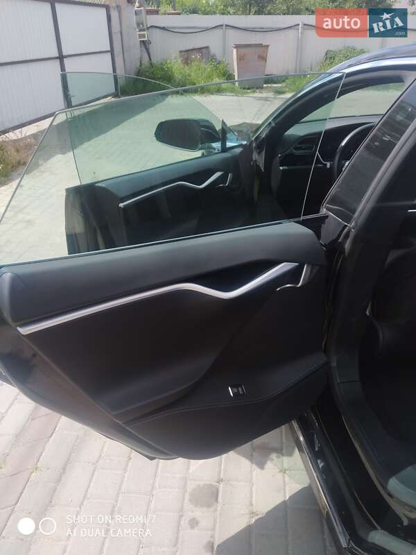 Лифтбек Tesla Model S 2018 в Киеве фото 11 Лифтбек Tesla Model S 2018 в Киеве