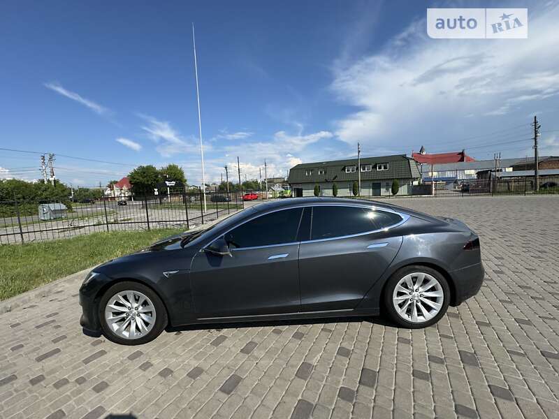 Лифтбек Tesla Model S 2016 в Белой Церкви