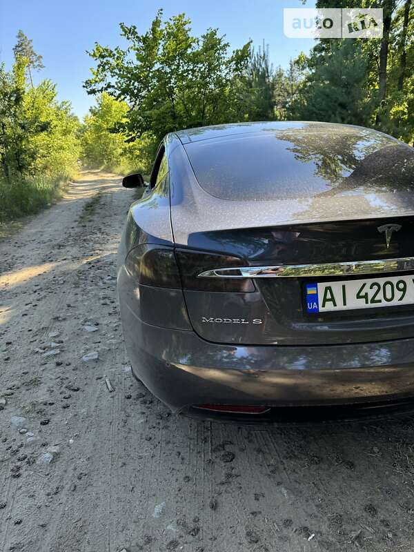 Лифтбек Tesla Model S 2016 в Белой Церкви