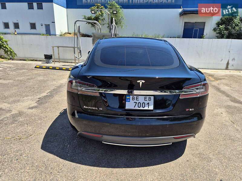 Ліфтбек Tesla Model S 2014 в Миколаєві