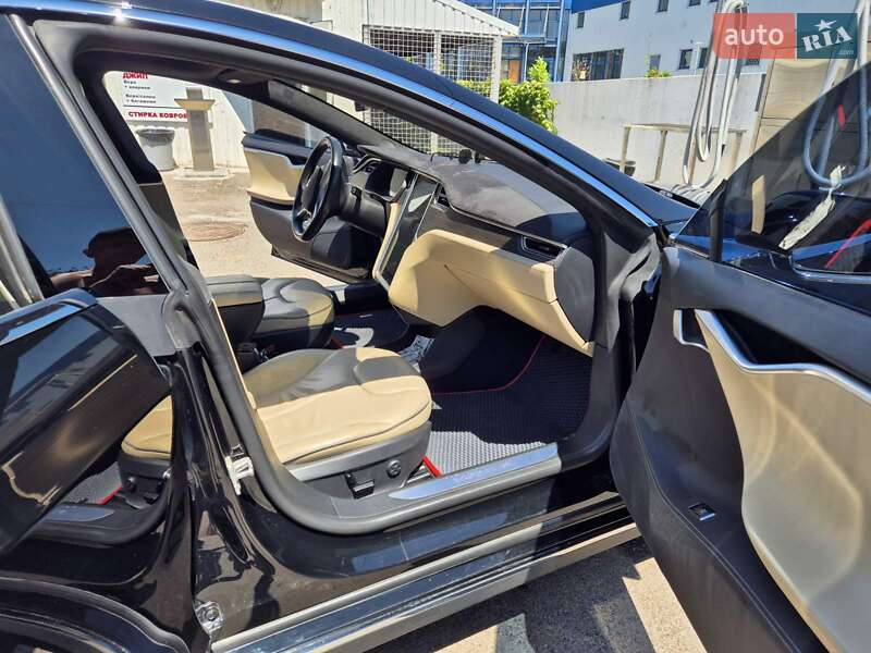 Ліфтбек Tesla Model S 2014 в Миколаєві