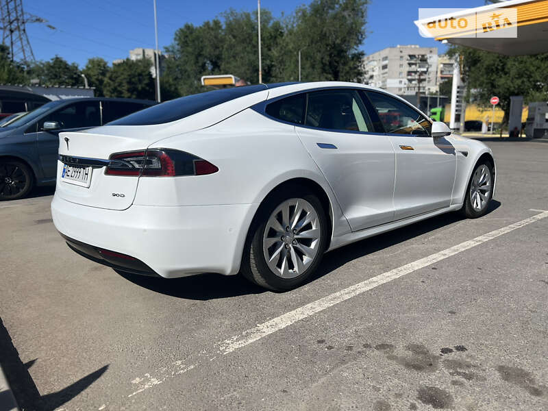Ліфтбек Tesla Model S 2016 в Дніпрі
