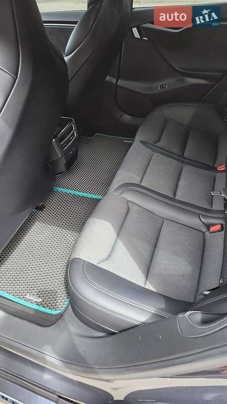 Лифтбек Tesla Model S 2018 в Белой Церкви