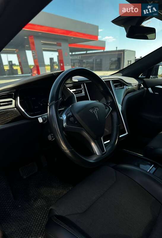 Ліфтбек Tesla Model S 2017 в Одесі