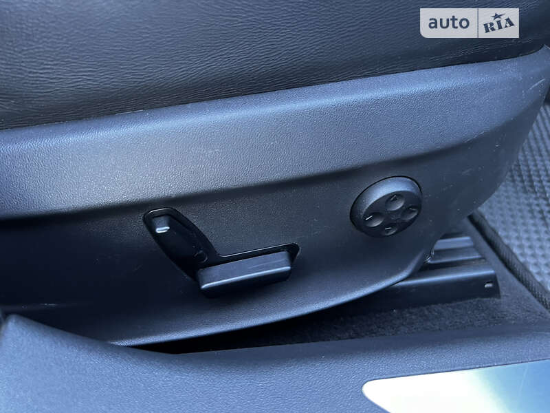 Лифтбек Tesla Model S 2016 в Киеве фото 17 Лифтбек Tesla Model S 2016 в Киеве