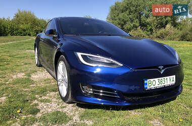 Tesla Model S 2015
