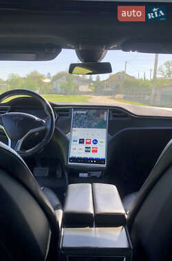 Лифтбек Tesla Model S 2015 в 