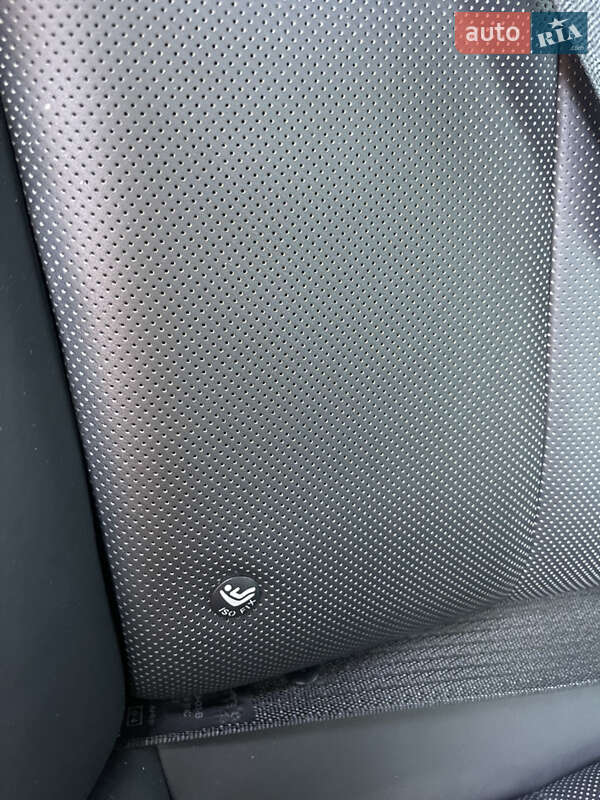 Лифтбек Tesla Model S 2017 в Бродах