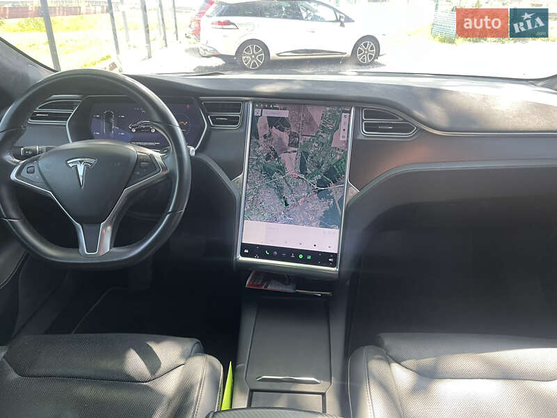 Лифтбек Tesla Model S 2017 в Бродах