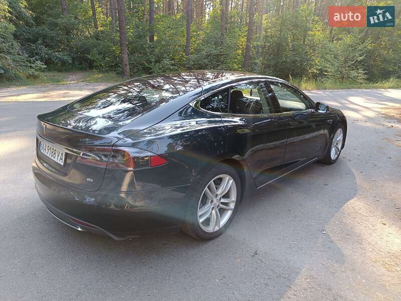 Лифтбек Tesla Model S 2014 в Киеве