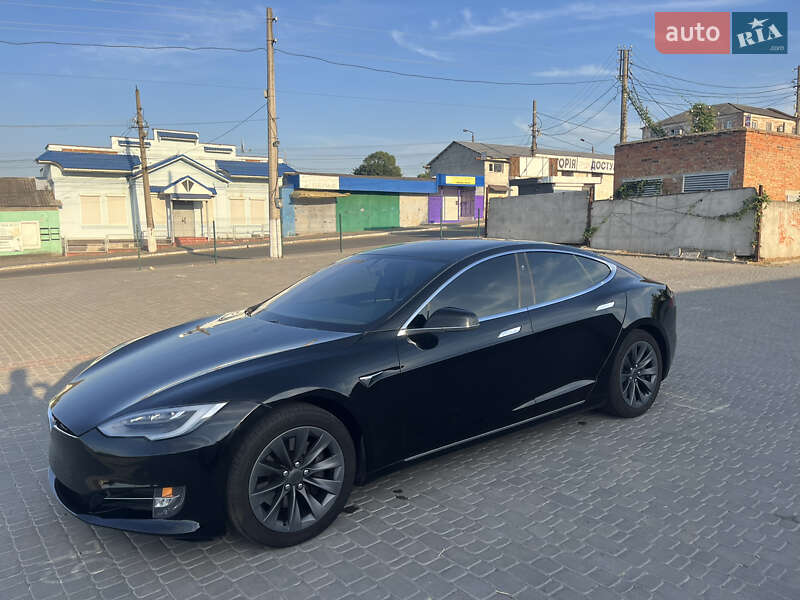 Лифтбек Tesla Model S 2017 в Первомайске
