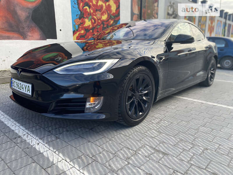 Ліфтбек Tesla Model S 2018 в Львові