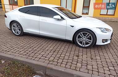 Ліфтбек Tesla Model S 2015 в 