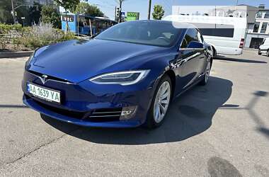 Лифтбек Tesla Model S 2016 в Белой Церкви