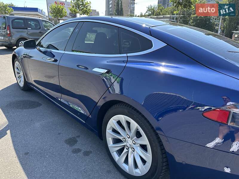 Лифтбек Tesla Model S 2016 в Белой Церкви