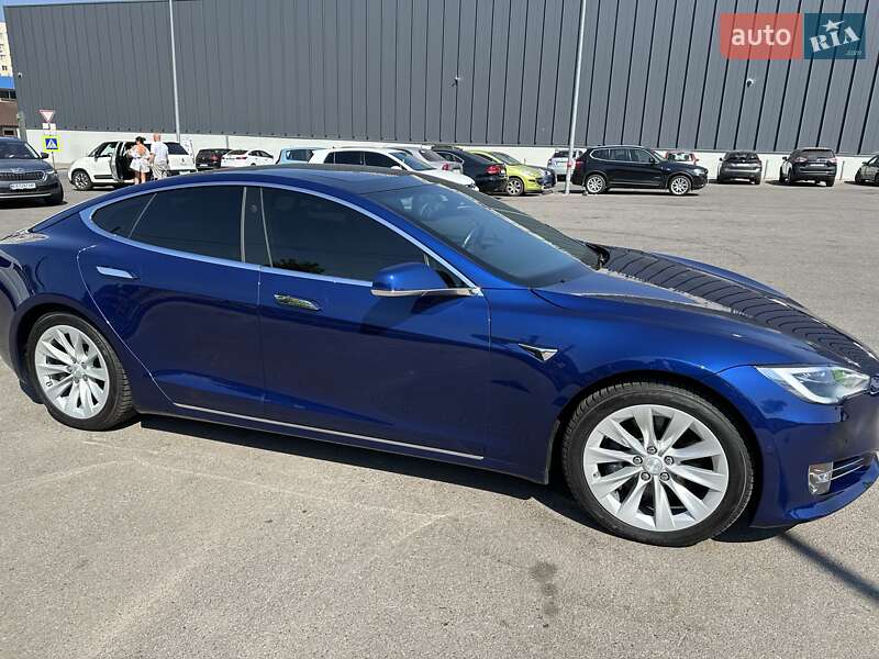 Лифтбек Tesla Model S 2016 в Белой Церкви
