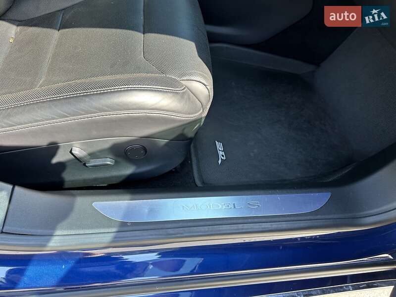 Лифтбек Tesla Model S 2016 в Белой Церкви