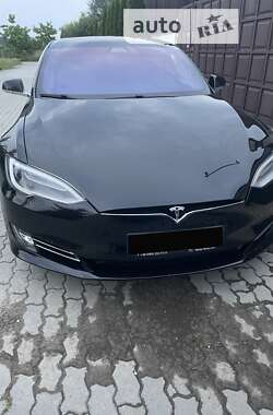 Ліфтбек Tesla Model S 2018 в Львові