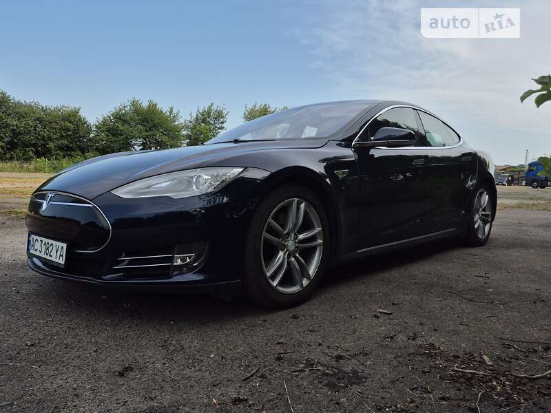 Лифтбек Tesla Model S 2013 в Луцке