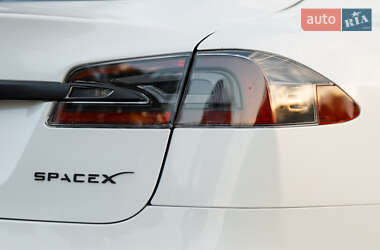 Лифтбек Tesla Model S 2019 в Чернигове