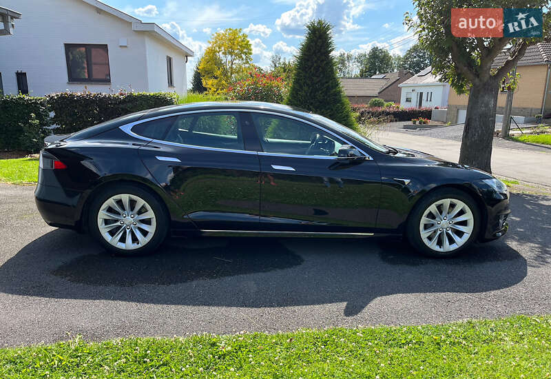 Лифтбек Tesla Model S 2018 в Хмельницком