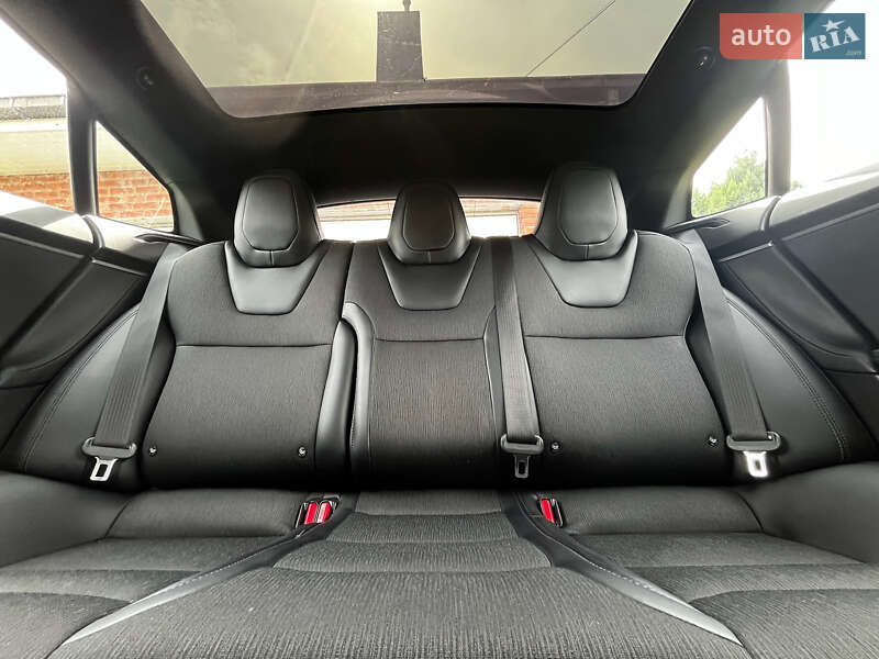 Лифтбек Tesla Model S 2018 в Хмельницком