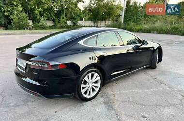 Ліфтбек Tesla Model S 2015 в Житомирі